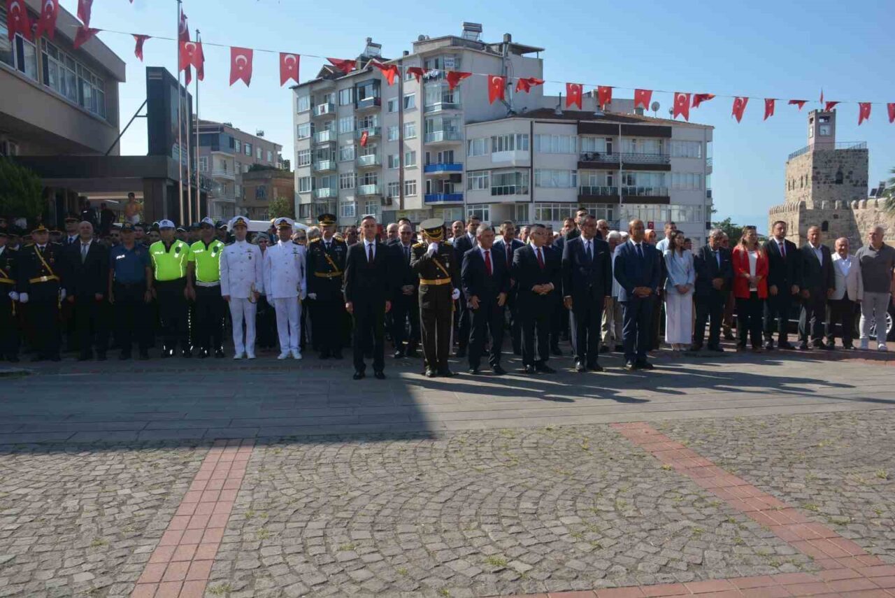 Sinop’ta 30 Ağustos Zafer Bayramı’nın 103. yıl dönümü, İskele Meydanı’nda