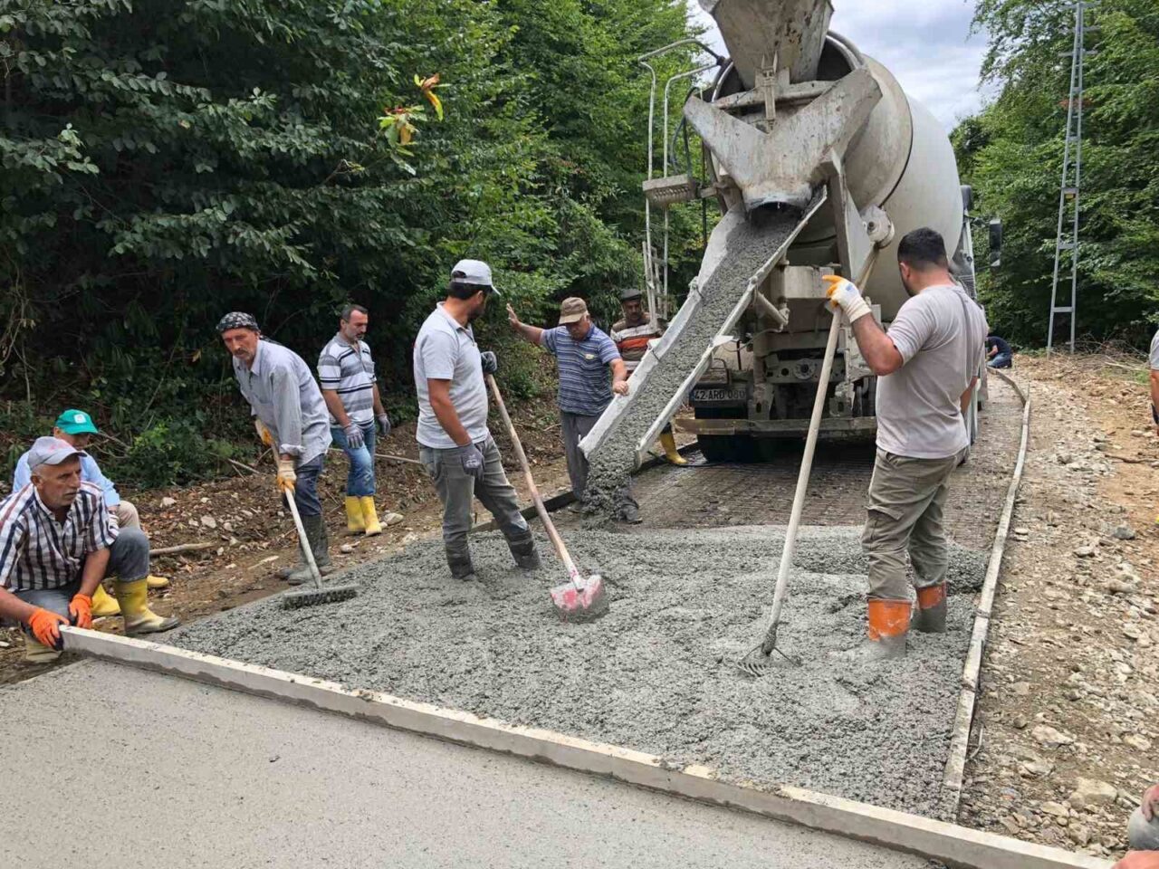 Sinop’un Ayancık ilçesine bağlı Yenigüler köyü sakinleri, yıllardır çözüm bulamadıkları