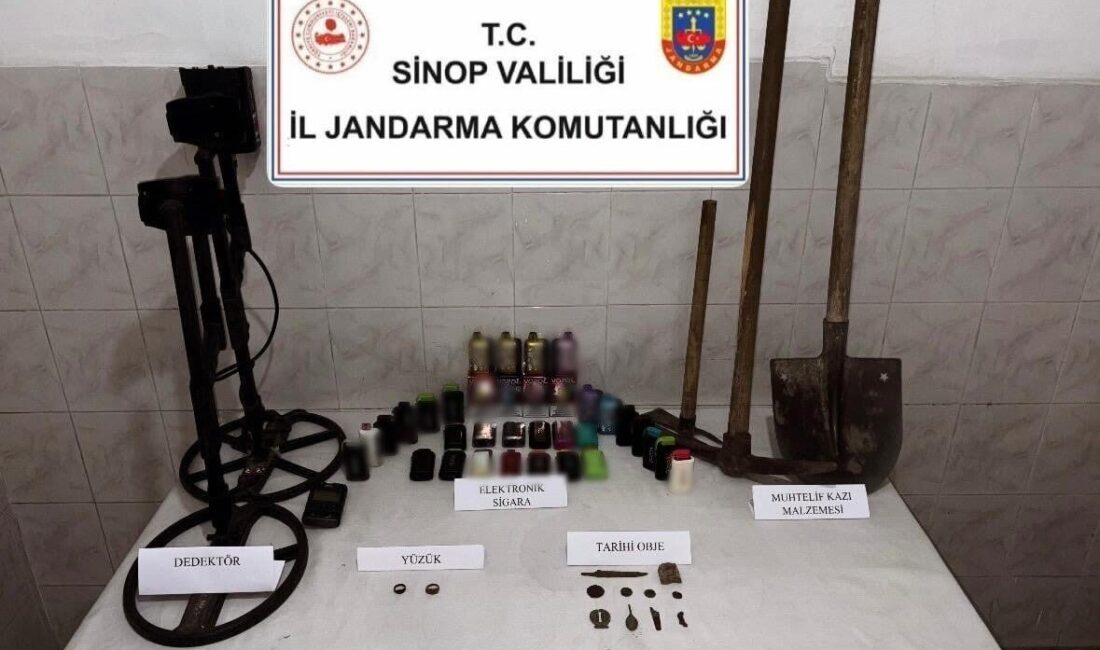 Sinop’un Durağan ilçesinde jandarma ekipleri tarafından çok sayıda tarihi eser