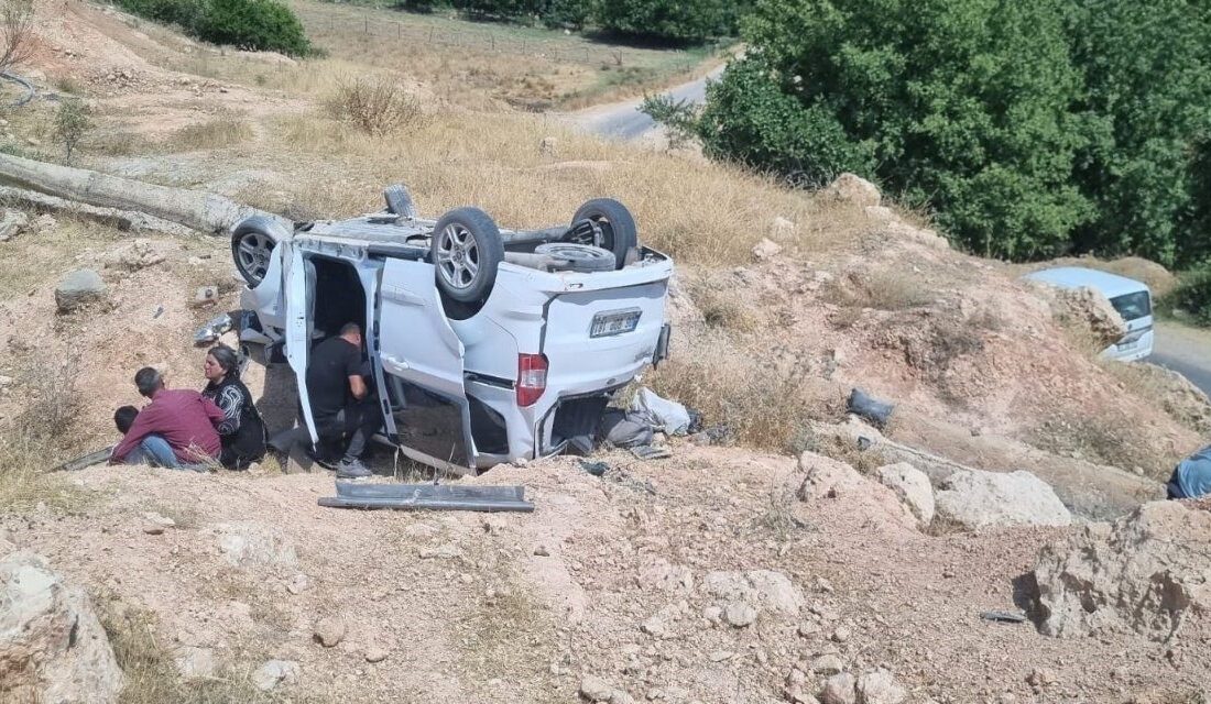 Şırnak-Siirt kara yolunda hafif ticari aracın devrilmesi sonucu 7 kişi