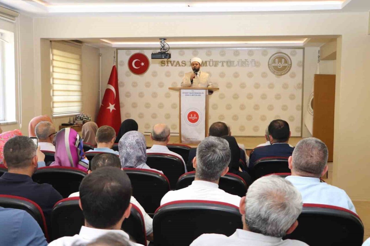 Sivas İl Müftülüğü’nde cübbe devir teslim töreni gerçekleştirildi. Düzenlenen törende,