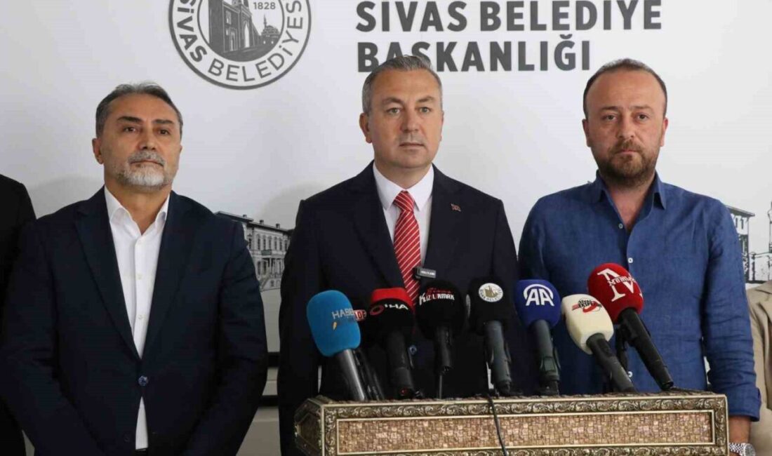 Sivasspor, uzun süredir beklenen isim ve forma sponsoru anlaşmasını Sivas