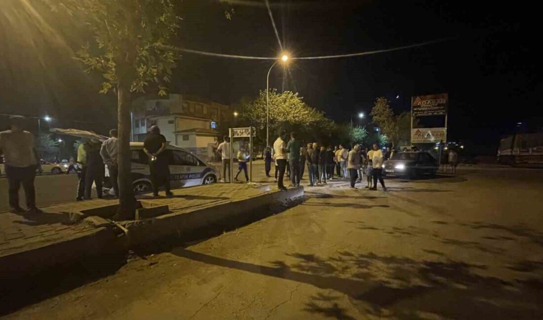 Şanlıurfa’nın Siverek ilçesinde otomobil ile motosikletin çarpışması sonucu 3 kişi