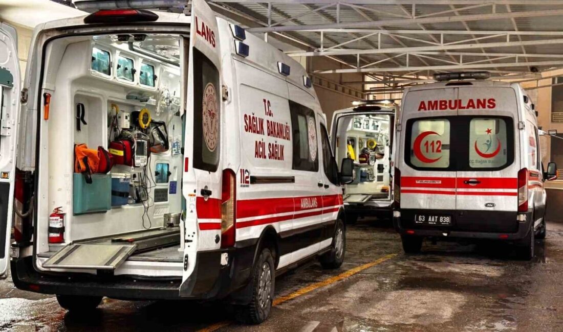 Şanlıurfa’nın Siverek ilçesinde takla atan otomobildeki 2 kişi hayatını kaybetti,