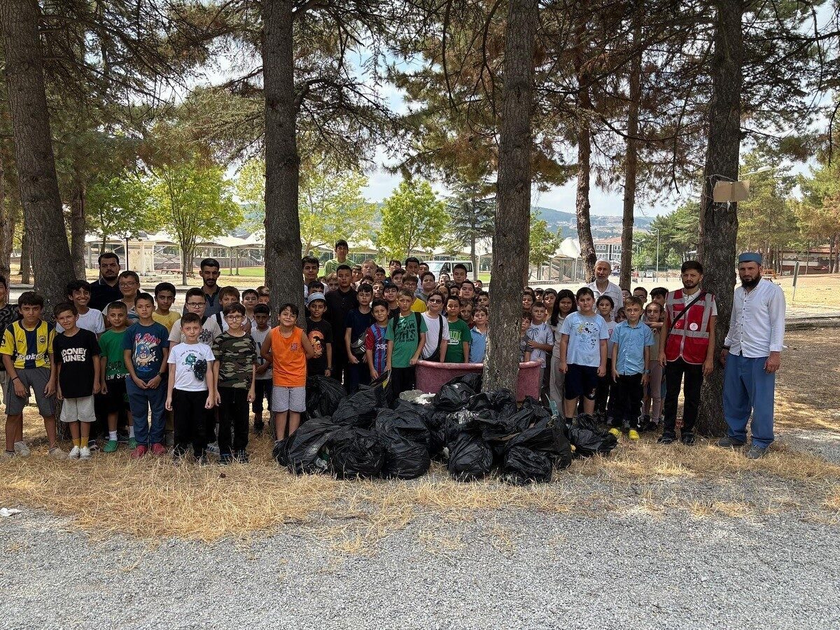 Söğüt İlçe Müftülüğü tarafından ’Çevreme Duyarlıyım, Değerlerime Sahip Çıkıyorum’ anlayışıyla