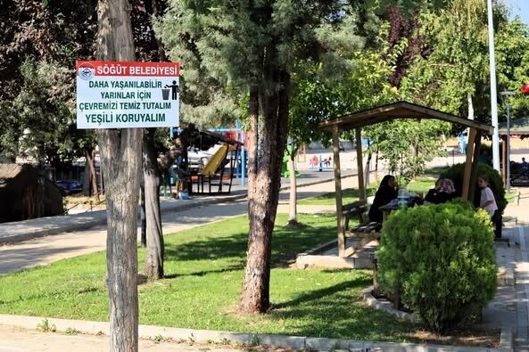 Söğüt Belediyesi, ilçe genelinde bulunan park ve piknik alanlarına, çevre