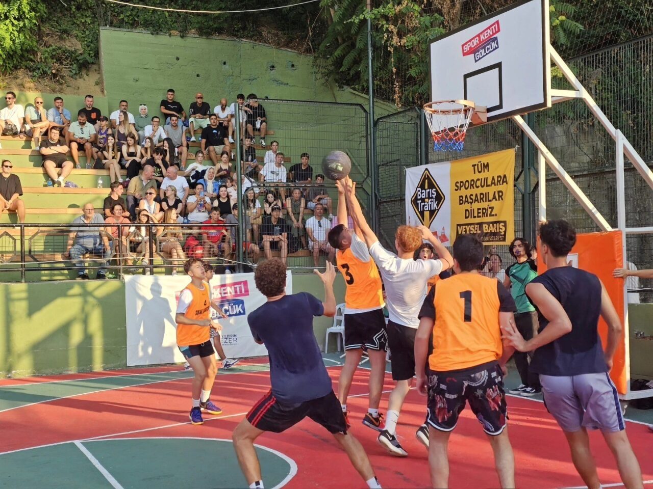 Gölcük’te 138 takım, 690 sporcunun mücadele ettiği sokak basketbolu turnuvası,