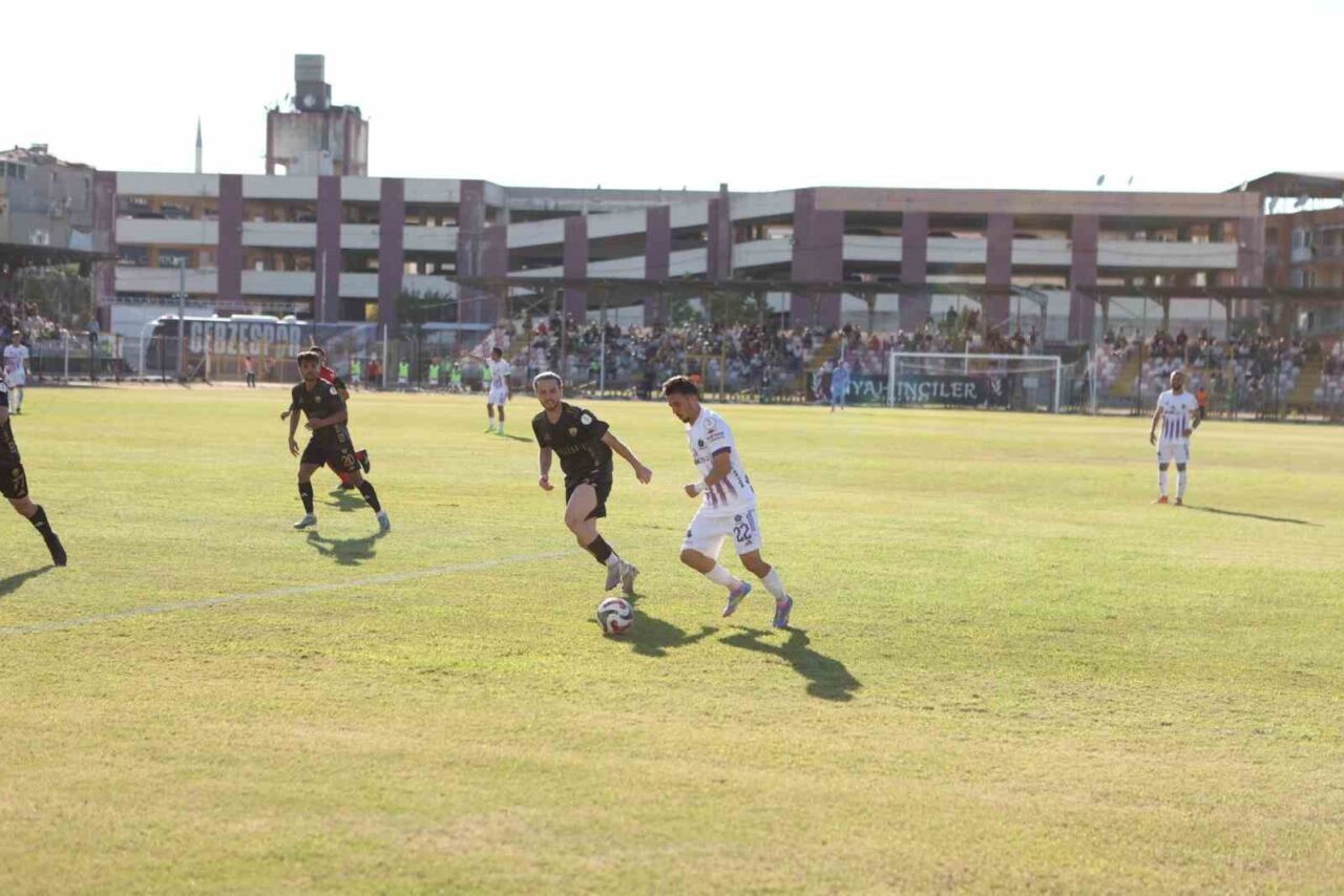 Manisa’nın 2. ligdeki tek temsilcisi Somaspor ilk hafta maçında kendi