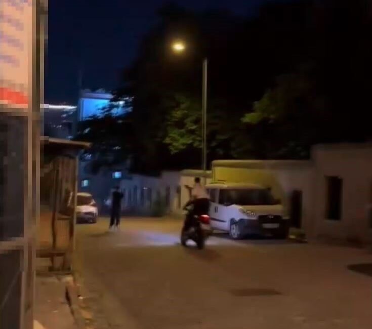 Başakşehir’de 2 şahsın motosiklet üzerinde seyrederken kaçan bir şahsa ateş