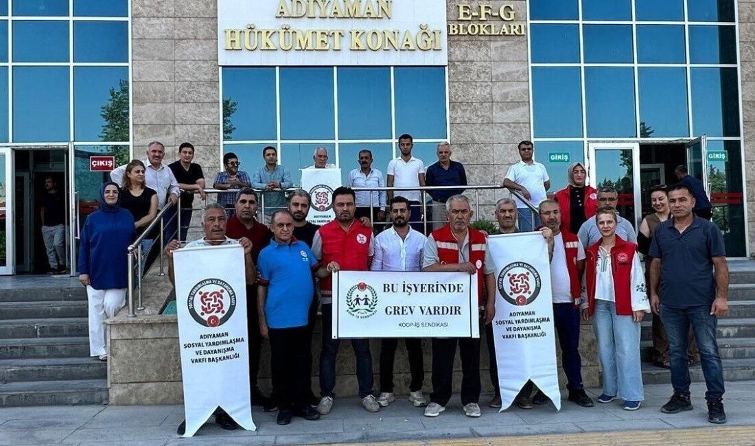 Adıyaman’da bir araya gelen Koop-İş üyeleri, sosyal yardımlaşma vakfı işçilerinin