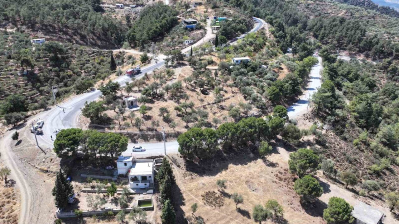 Manisa’nın simgelerinden Spil Dağı Milli Parkı’nda 23 kilometrelik yolun sathi