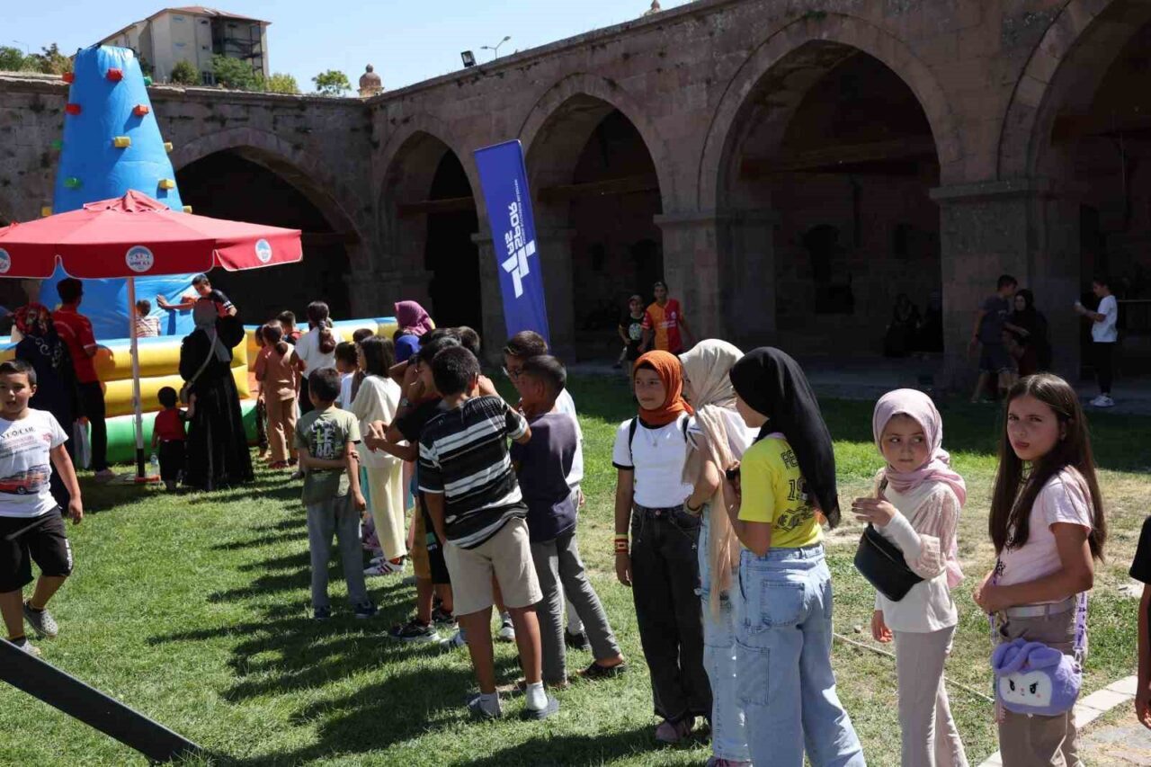 Kayseri Büyükşehir Belediyesi, ‘Spor A.Ş. Bizim İlçede’ etkinliğiyle İncesu’da renkli