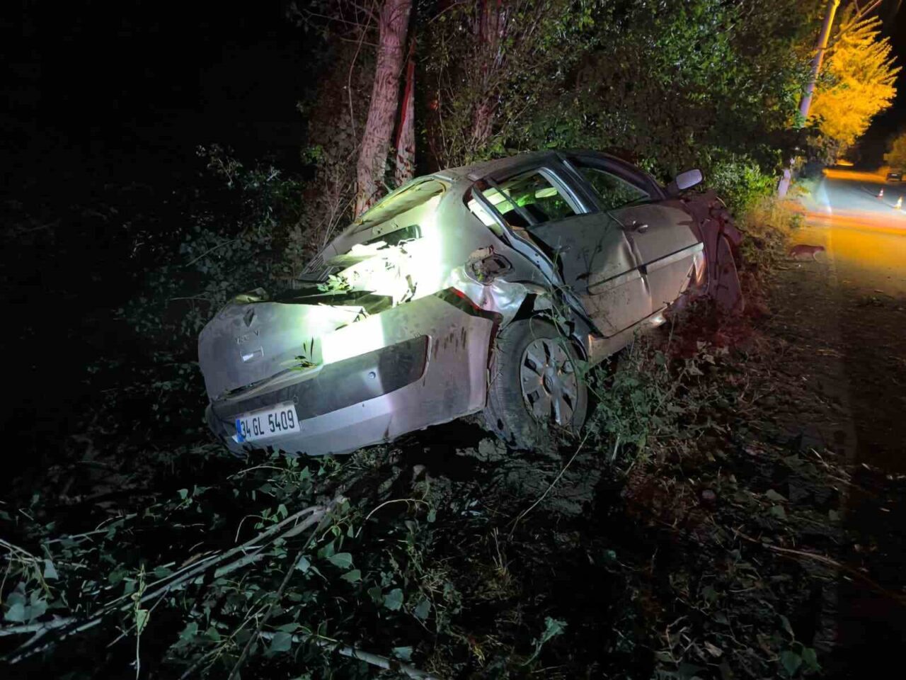 Afyonkarahisar’da meydana gelen trafik kazasında 1’i ağır 4 kişi yaralandı.