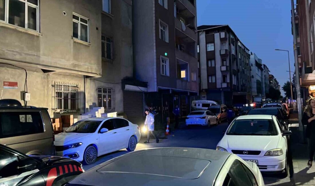 İstanbul Sultangazi’de motosikletli şahıslar tarafından silahlı saldırıya uğrayan pazar esnafı