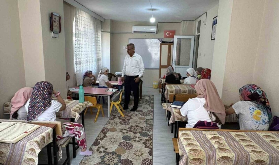 Aydın’ın Sultanhisar ilçesinde yaz Kur’an kursları yoğun ilgiyle devam ederken,