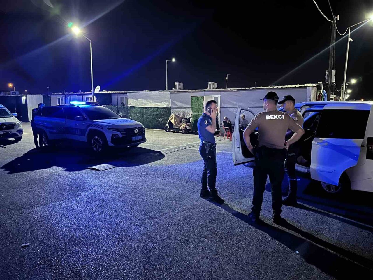 Adıyaman’da durumundan şüphelenilen bir araçtan uyuşturucu madde ele geçirildi. Edinilen