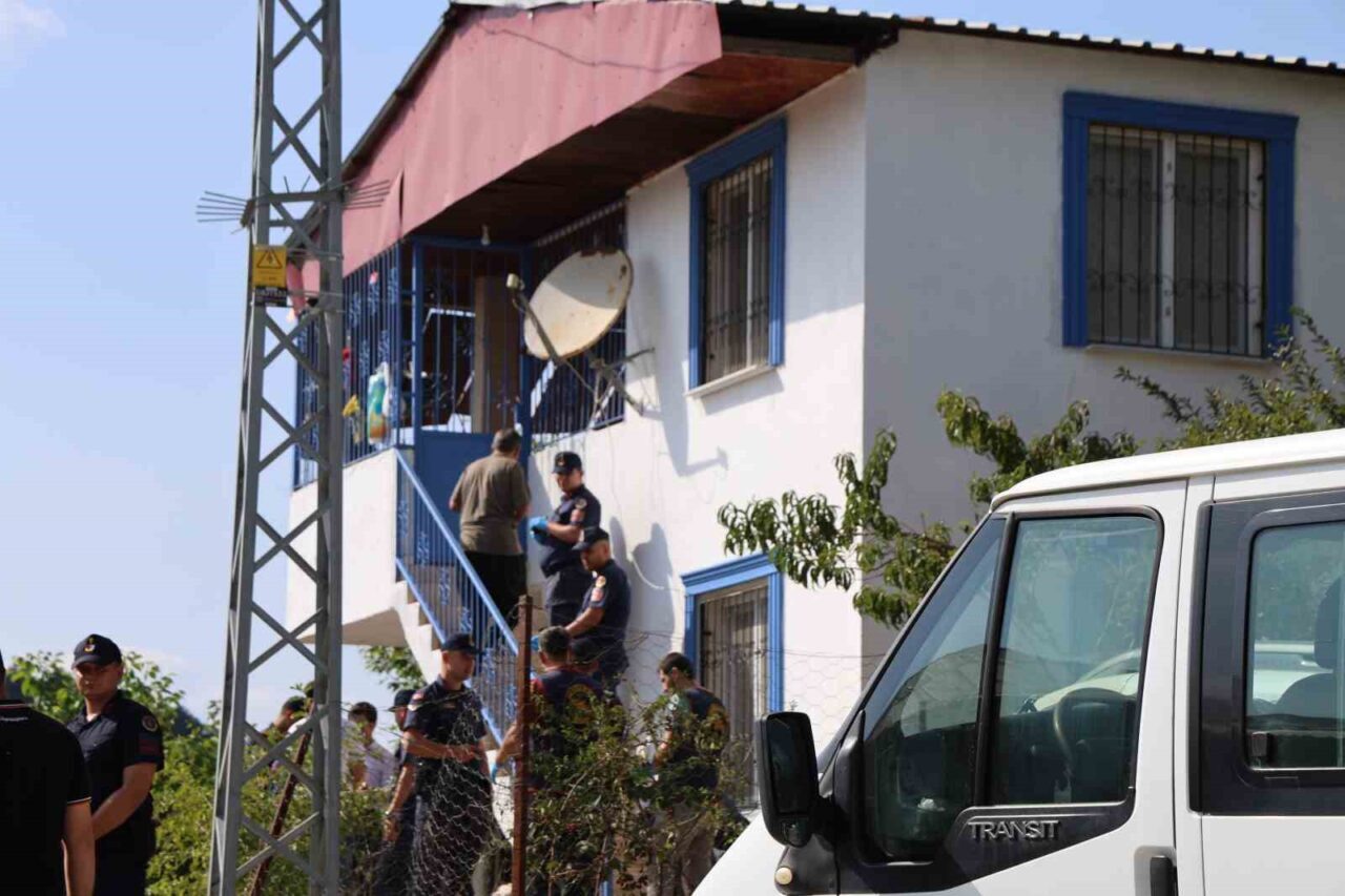 Adana’nın Kozan ilçesinde bir okulda öğretmen olduğu öğrenilen şahıs yayla