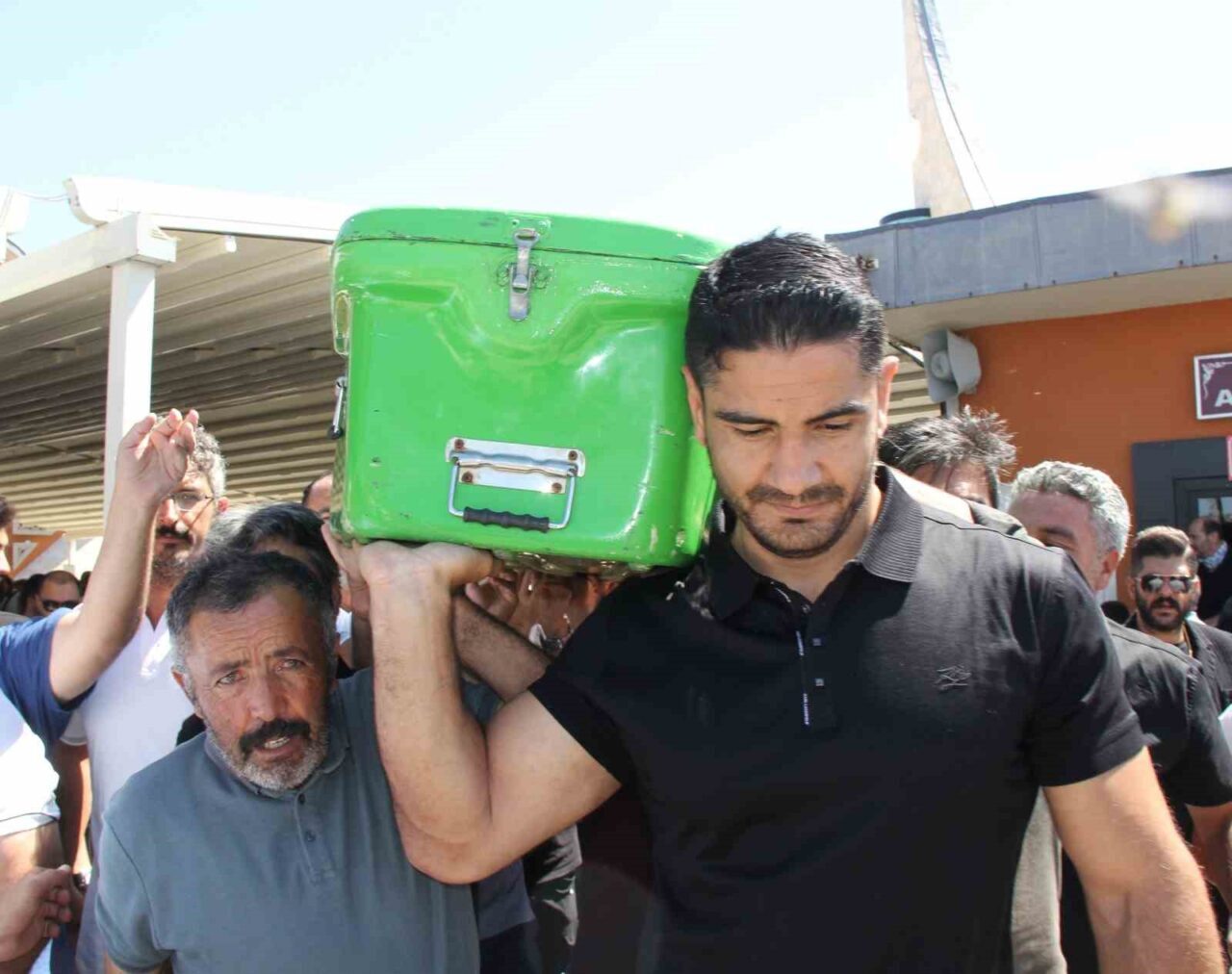 Dünya, Avrupa ve olimpiyat şampiyonu eski milli güreşçi ve Türkiye