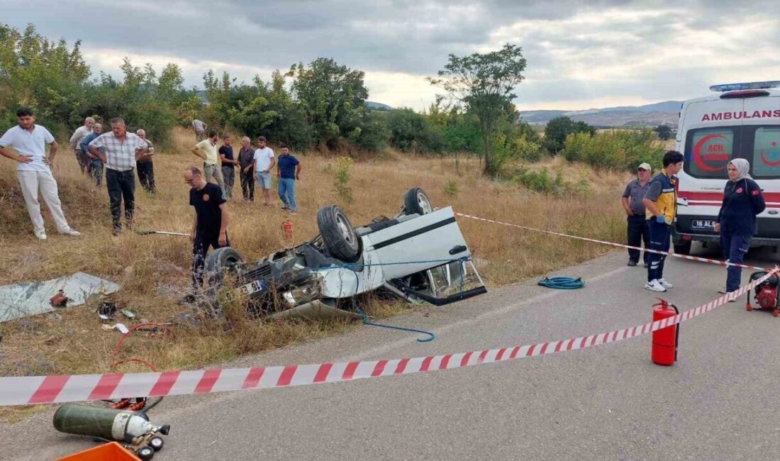 Bursa’nın İnegöl ilçesinde meydana gelen kazada takla atan otomobil ters