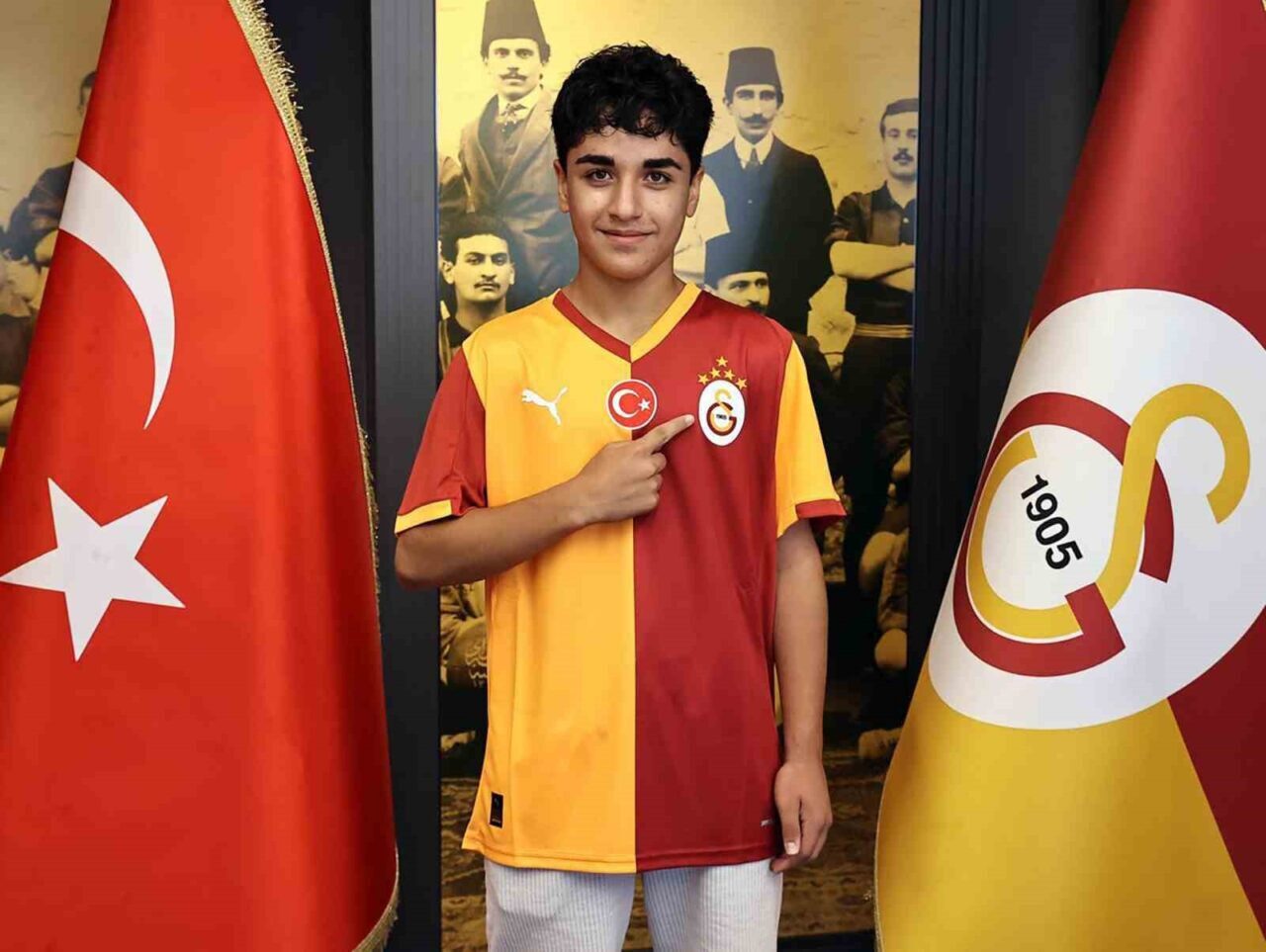 Alt yaş kategorilerinde elde ettiği Türkiye Şampiyonluklarıyla adını duyuran Talas