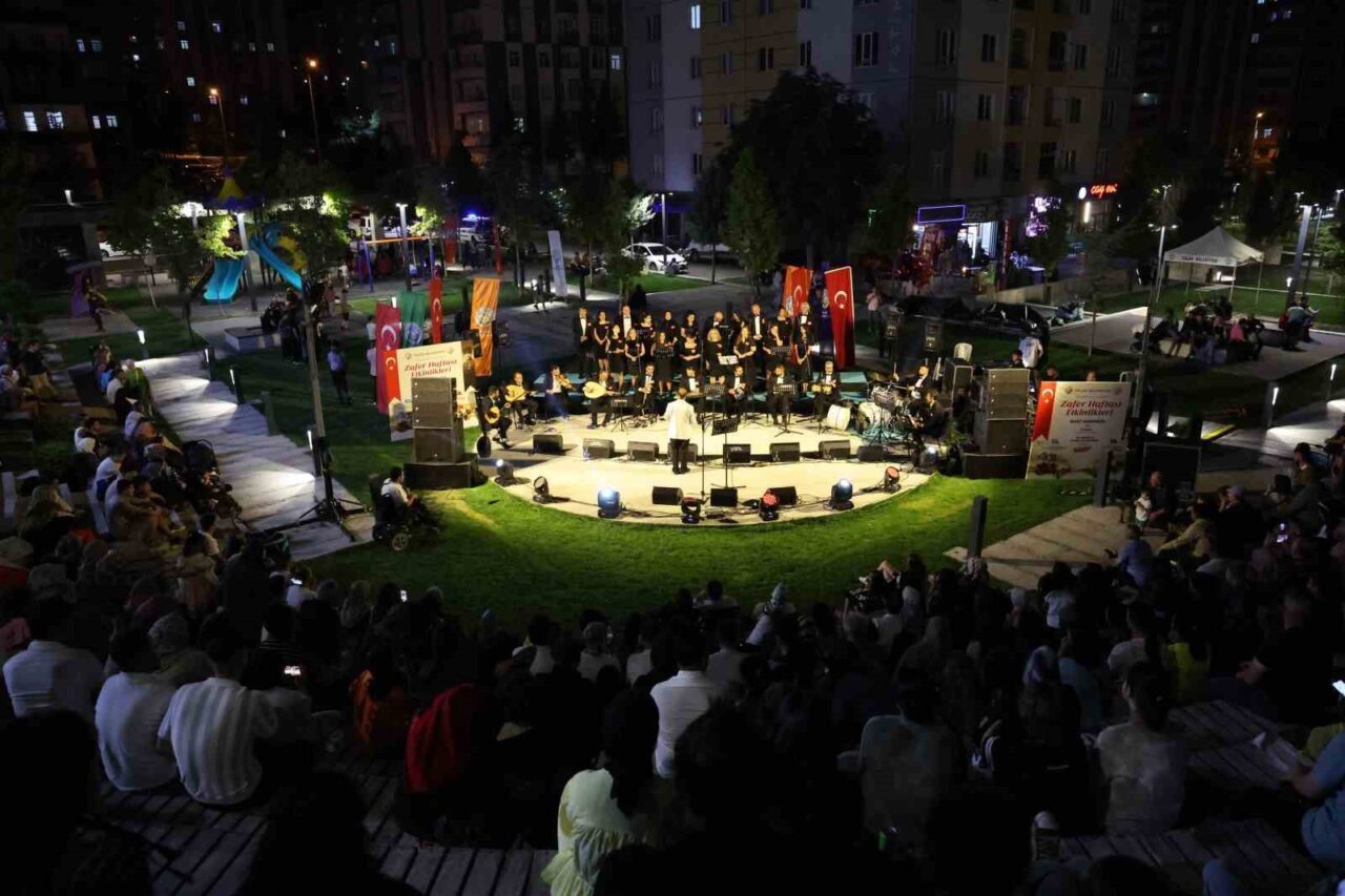 Talas Belediyesi tarafından düzenlenen ‘Malazgirt’ten Dumlupınar’a Zafer Haftası Etkinlikleri’ birbirinden