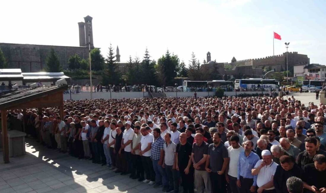 Taner Şancı ve Zafer Lömenler son yolculuğuna dualarla uğurlandı TEİAŞ Bölge Müdür Yardımcısı Taner Şancı ve Erzurumspor tribünlerinin emektar