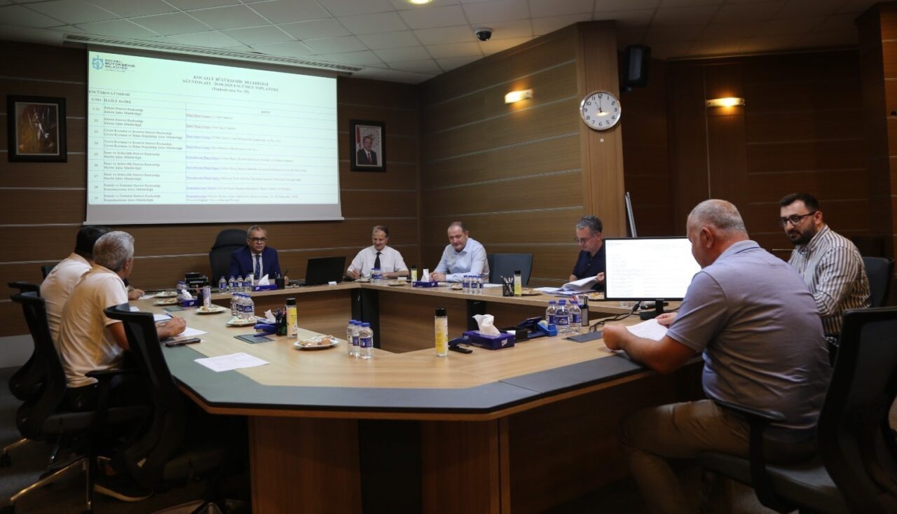 Kocaeli Büyükşehir Belediyesi’nin haftalık encümen toplantısında alınan kararlar görüşüldü. Toplantıda