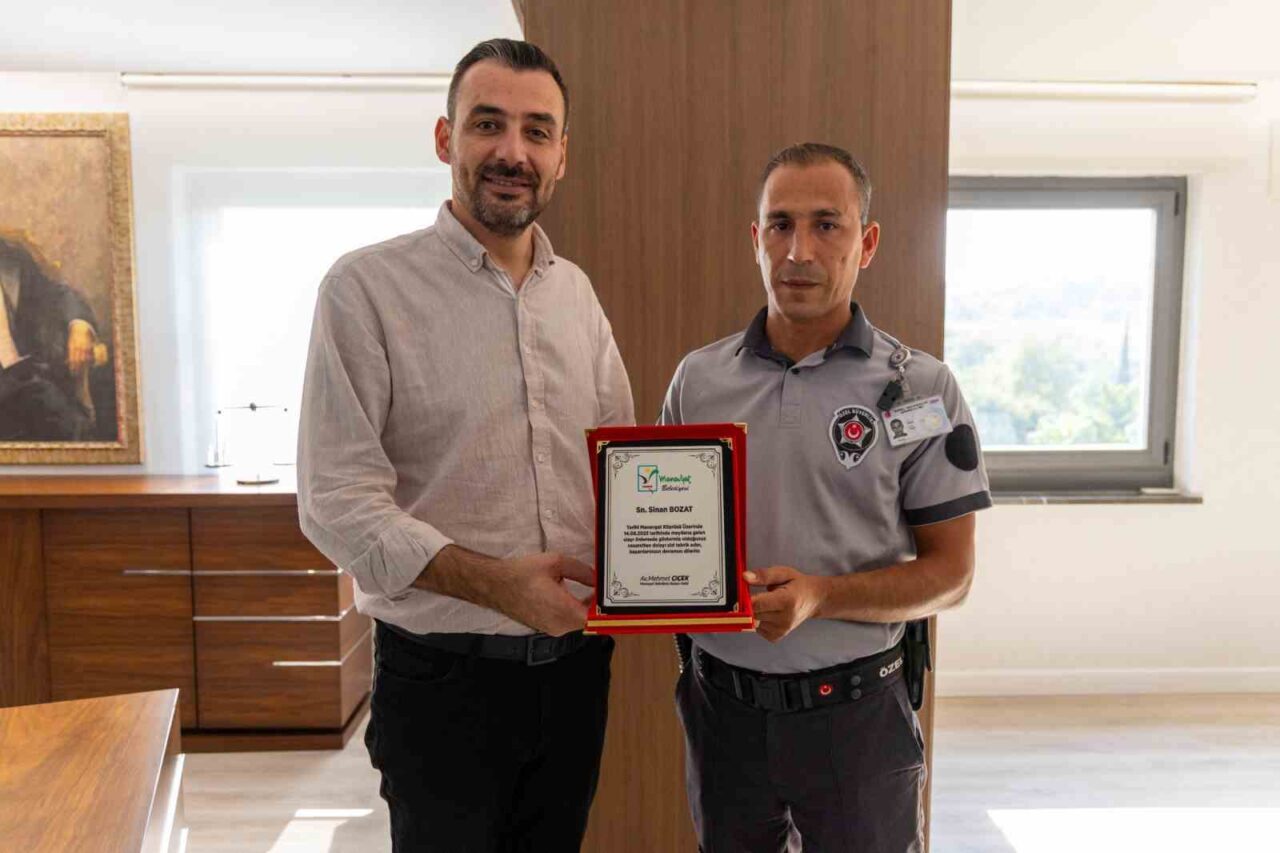 Manavgat Belediye Başkan Vekili Mehmet Çiçek, köprü üzerindeki intihar girişimine