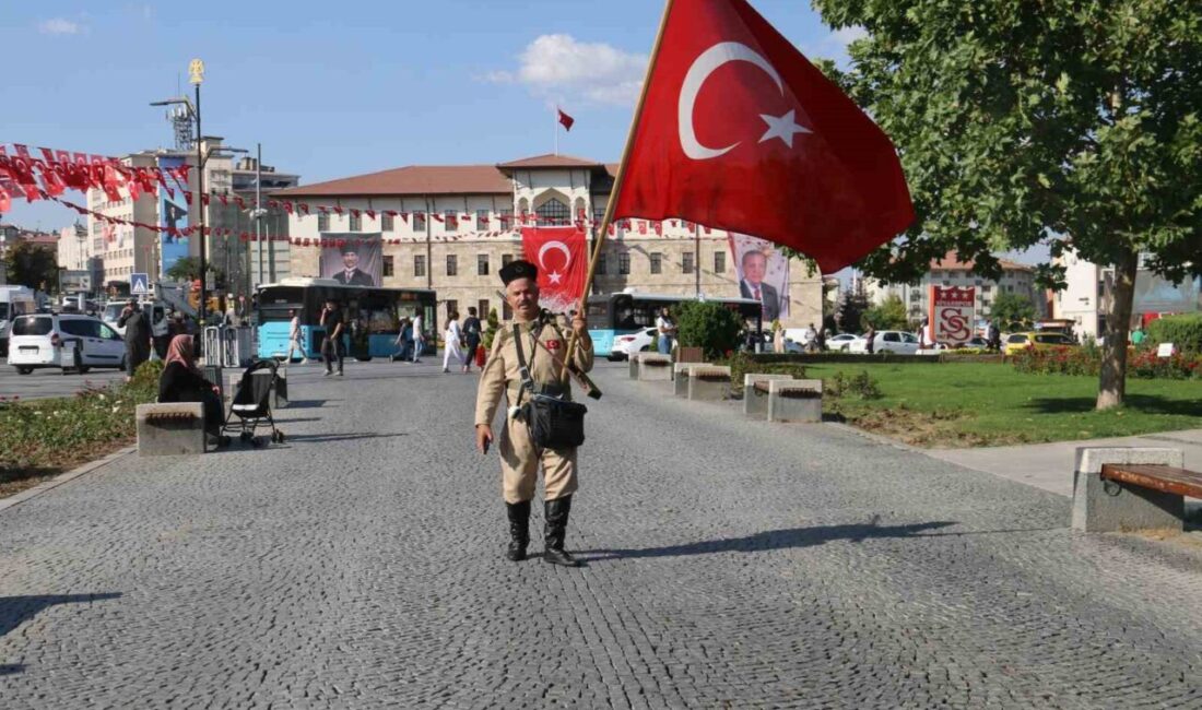 Sivas’ta milli gün ve haftalarda tarihi yansıtan kıyafetler giyen Nurettin