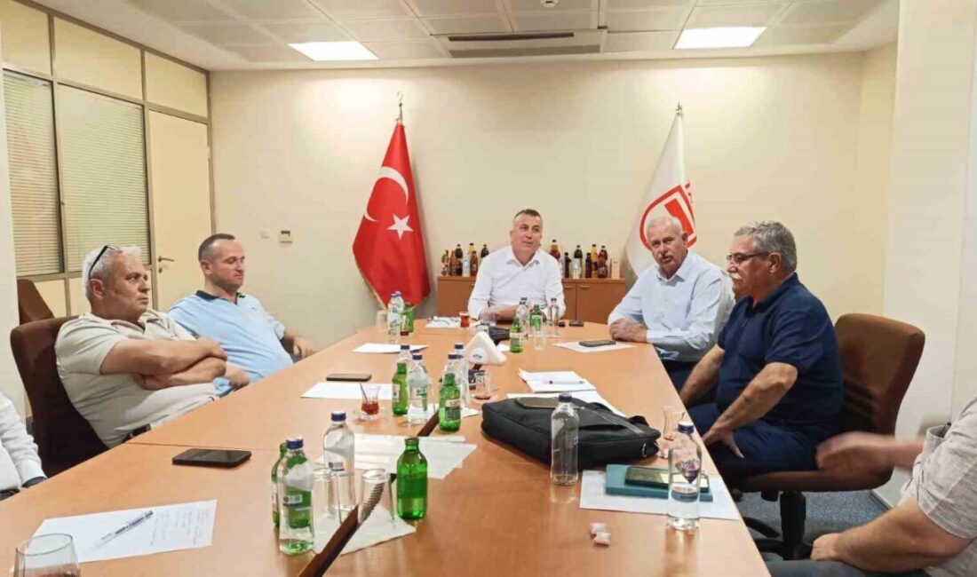 TARİŞ Üzüm Birliği Başkanı Ferhat Şen, bu sezon üzüm alımı