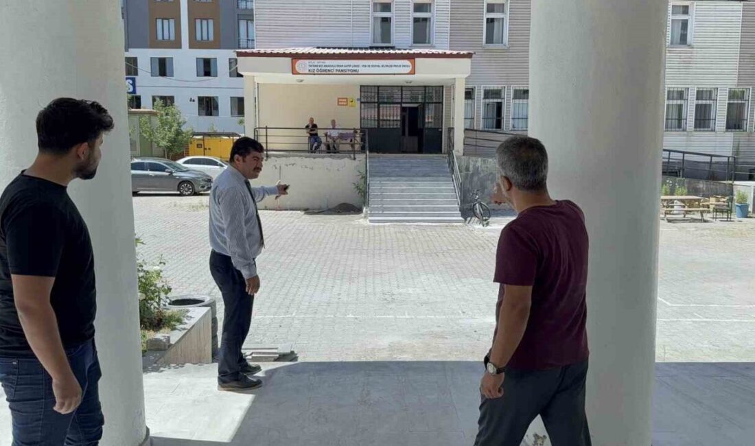 Bitlis’in Tatvan ilçesinde 2025-2026 eğitim-öğretim yılı öncesi 12 okulda bakım