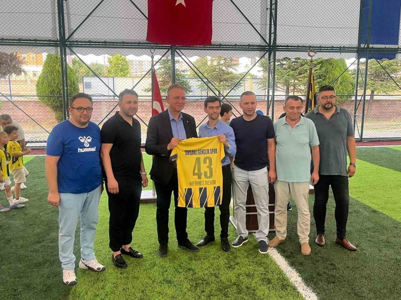 Kütahya’nın Tavşanlı ilçesinde 100 yıllık köklü çınarlarından Genç Yurdu Spor