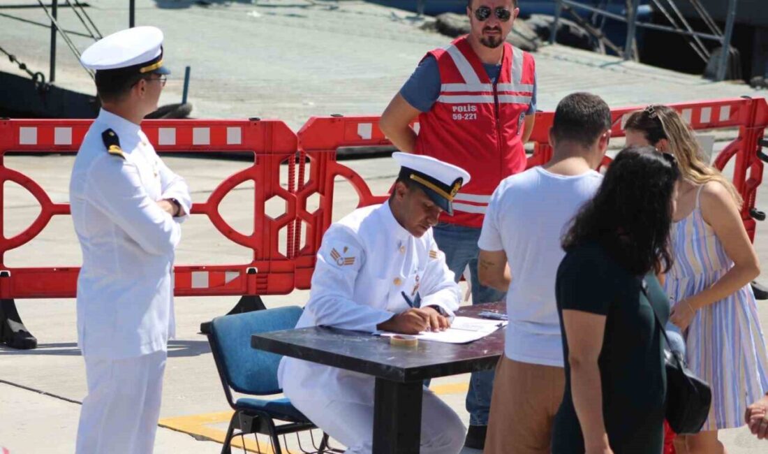 30 Ağustos Zafer Bayramı etkinlikleri kapsamında Deniz Kuvvetleri Komutanlığı’na bağlı