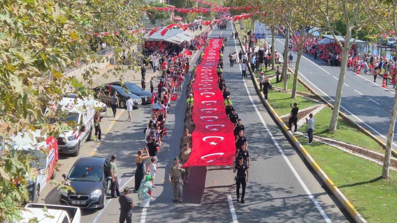 Tekirdağ’ın Süleymanpaşa ilçesinde, 30 Ağustos Zafer Bayramı’nın 103. yılı, büyük