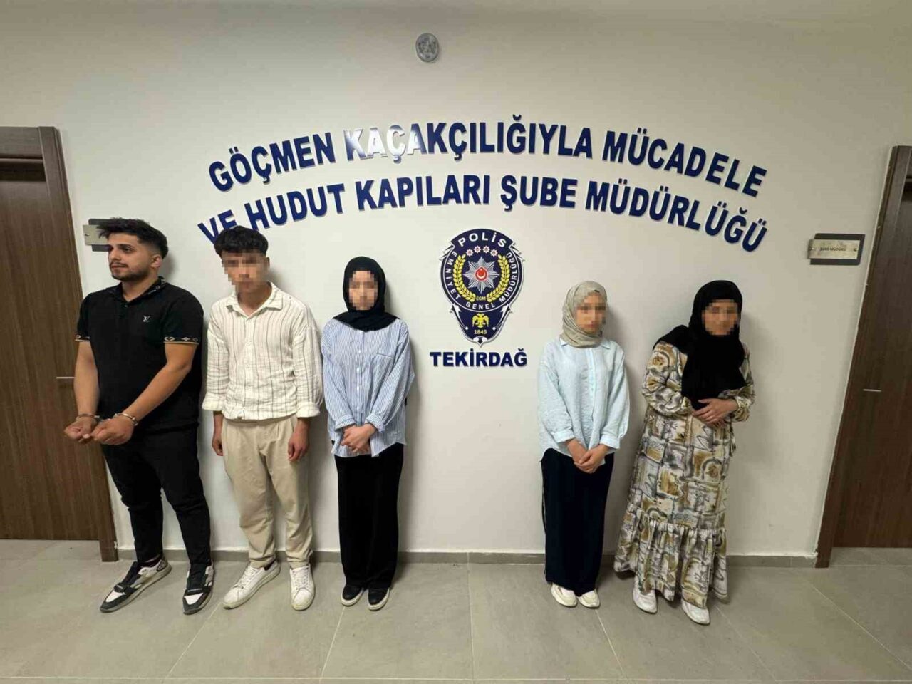 Tekirdağ’ın Muratlı ilçesinde düzenlenen operasyonda 6 düzensiz göçmen yakalandı, organizatör