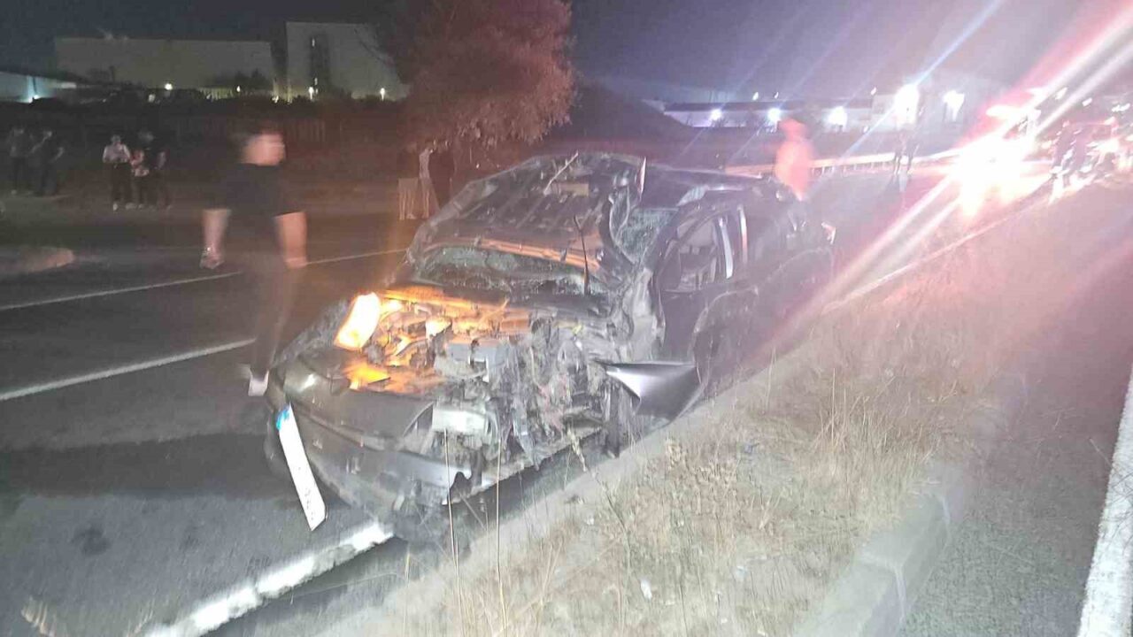 Tekirdağ’ın Çerkezköy ilçesi Kapaklı yolu üzeri meydana gelen trafik kazasında