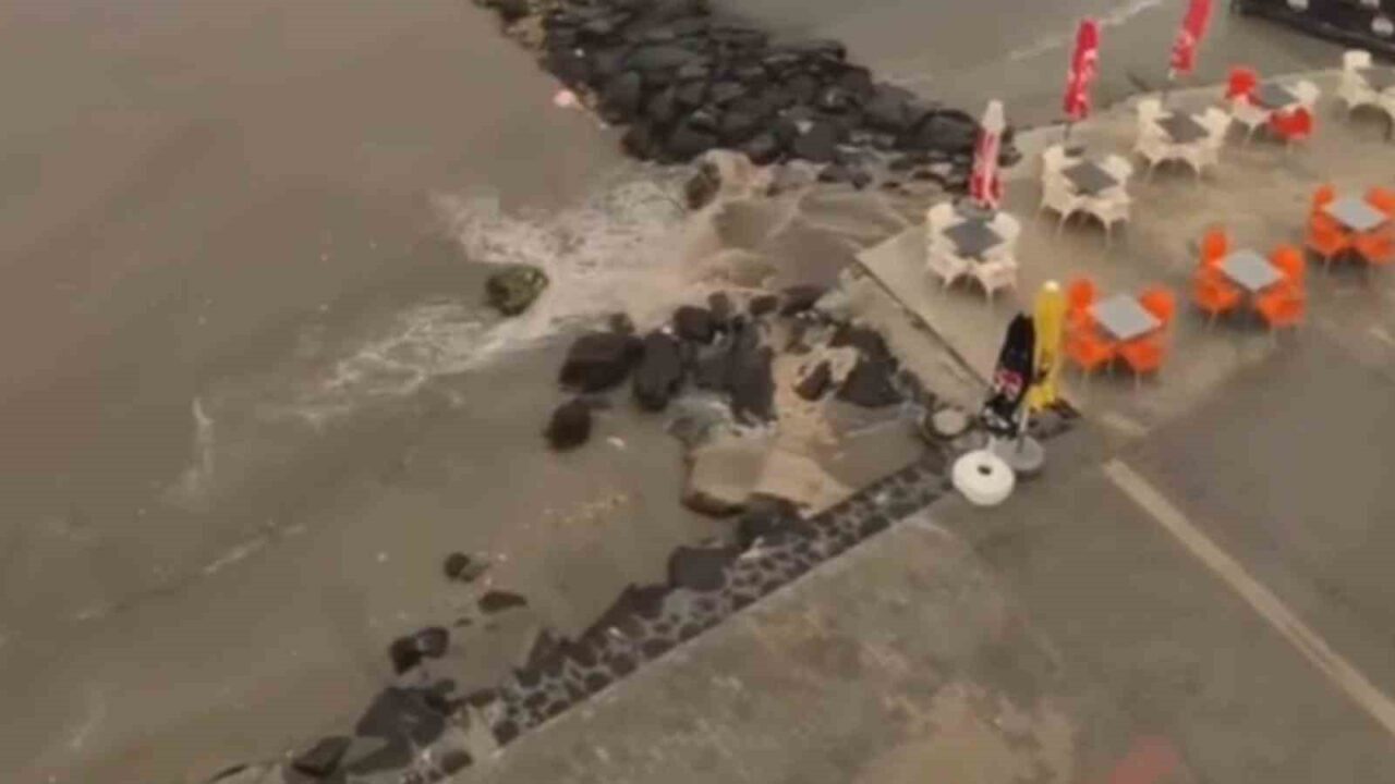 Aylardır kuraklık ve susuzlukla mücadele eden Tekirdağ’da etkili olan sağanak