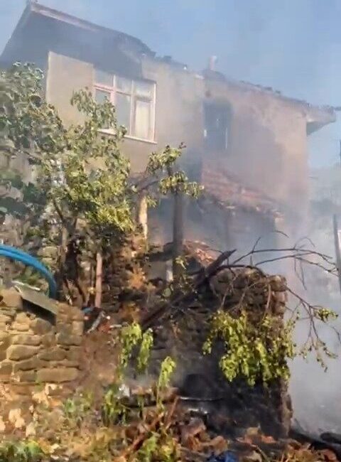 Tekirdağ’ın Şarköy ilçesine bağlı Uçmakdere Mahallesi’nde metruk bir evde çıkan