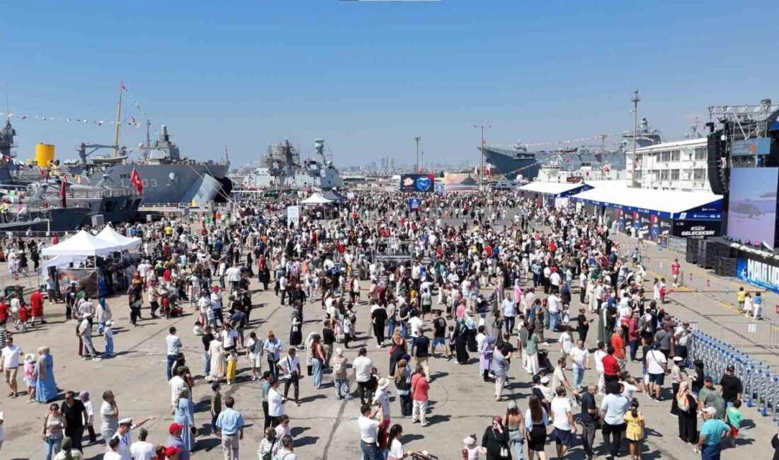 Vatandaşların yerli ve milli ürünleri yakından gördüğü TEKNOFEST Mavi Vatan