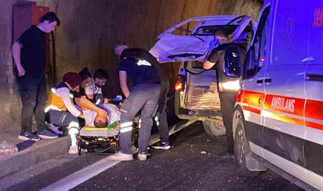 TEM Otoyolu Kocaeli geçişinde 7 aracın karıştığı kazada 5 kişi