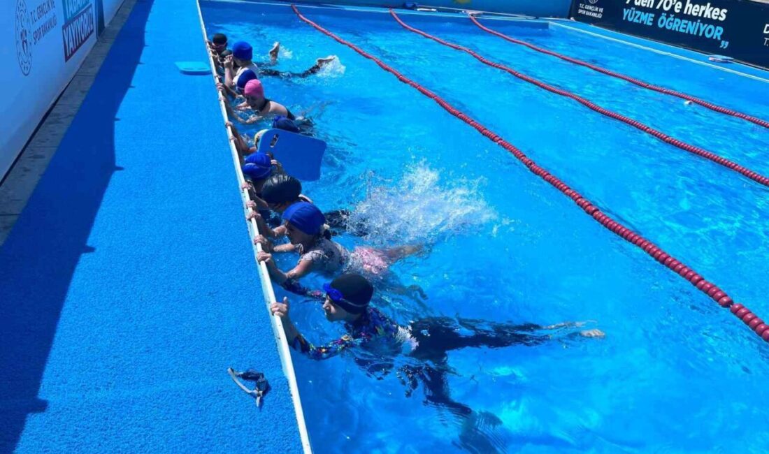 Erzincan’ın Tercan ilçesinde Halk Eğitim Merkezi Müdürlüğü tarafından yüzme kursu