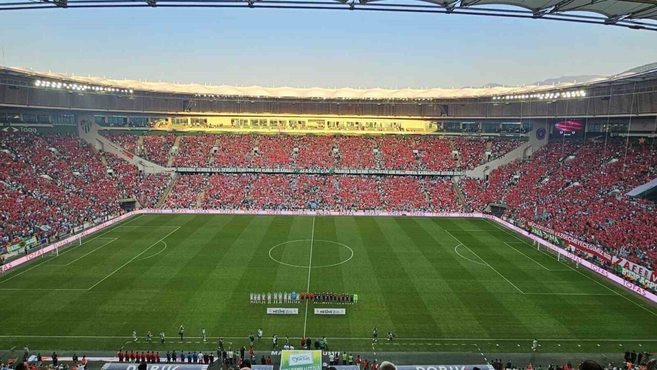TFF 2. Lig Kırmızı Grup’un ikinci haftasında Bursaspor, sahasında karşılaştığı