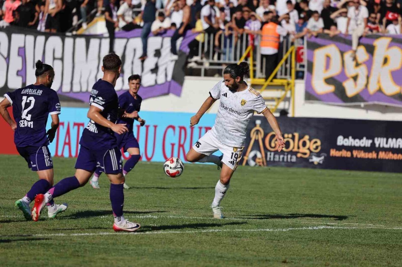 TFF 2. Lig Kırmızı Grup 2. hafta maçında Aliağaspor FK,