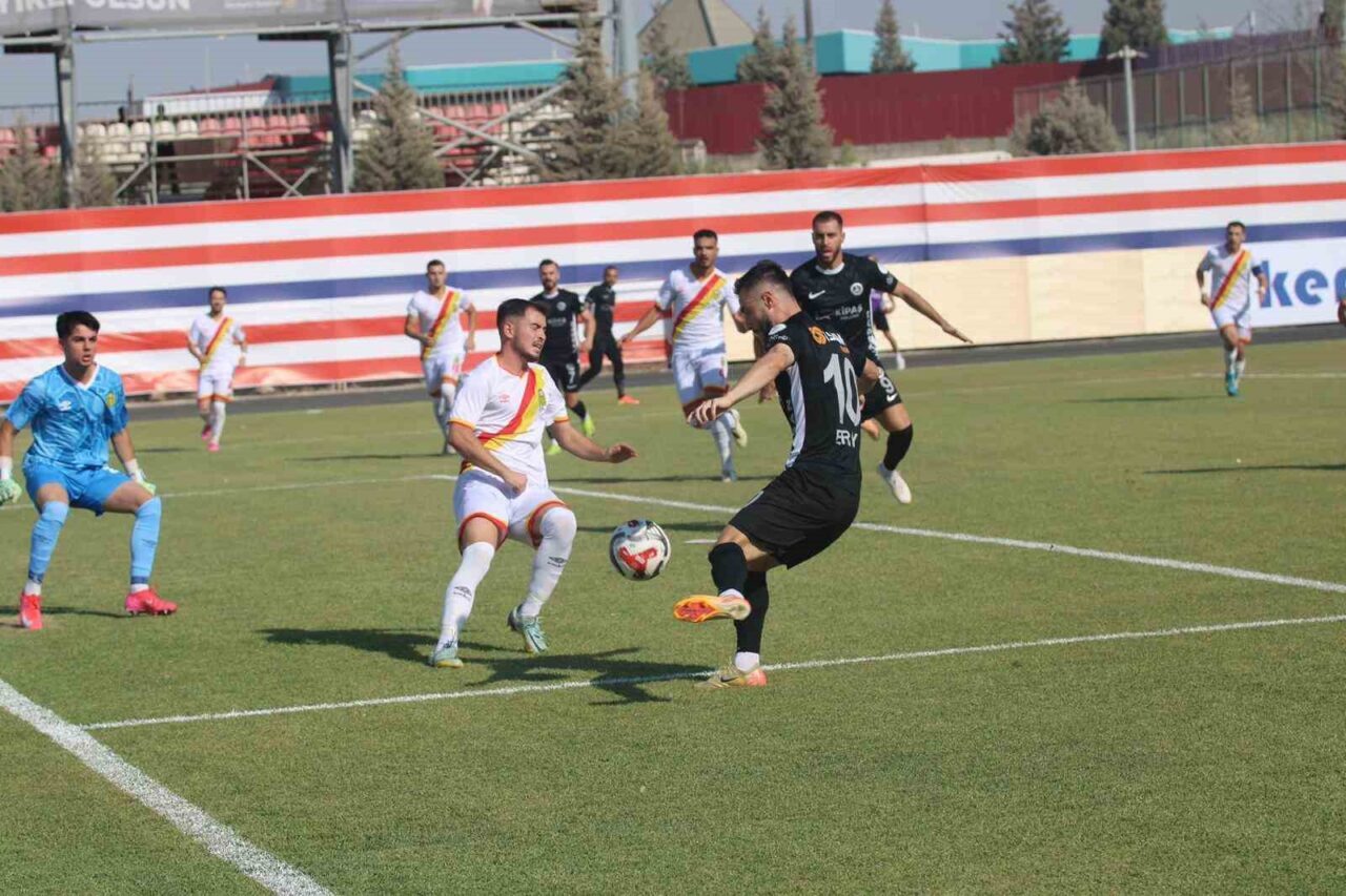 TFF 2. Lig Kırmızı Grup 2. hafta maçında Kahramanmaraş İstiklal