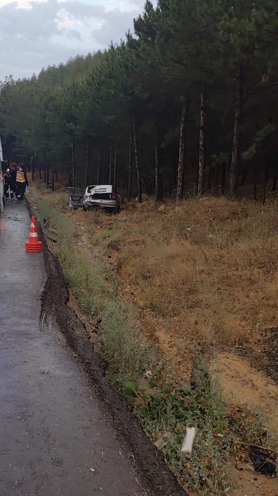 Ankara’nın Ayaş ilçesinde tır ile otomobilin çarpışması sonucu meydana gelen