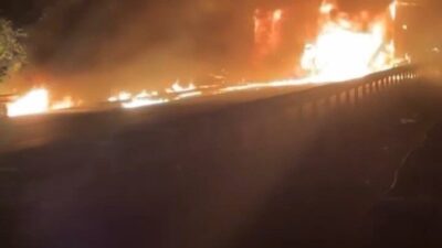 Giresun’un Tirebolu ilçesinde seyir halindeki bir tırda yangın çıktı. Giresun’un