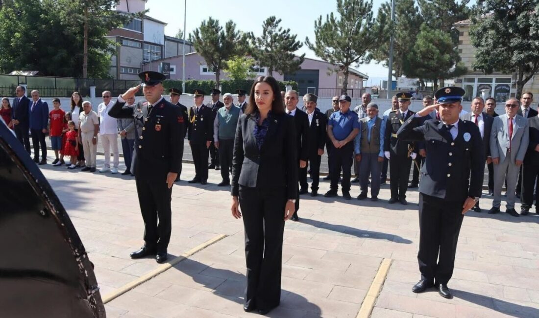 Tomarza’da 30 Ağustos Zafer Bayramı’nın 103. yıl dönümü dolayısıyla resmi