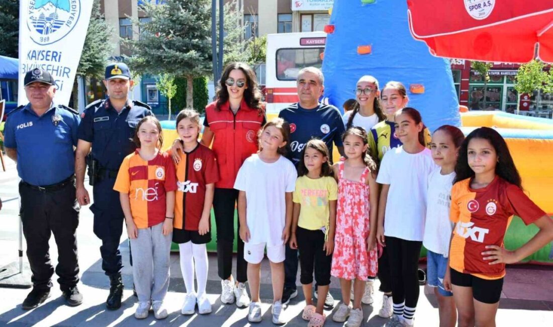 Tomarza Kaymakamlığı ve Tomarza Belediyesi tarafından ‘Bağımlılıkla Mücadele Yürüyüşü’ gerçekleştirildi.
