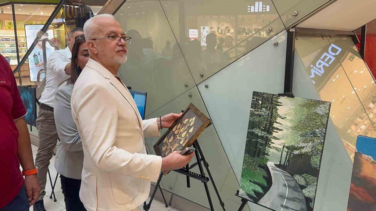 Eskişehir Toplum Ruh Sağlığı Merkezi danışanlarının el emeğiyle hazırladığı resim