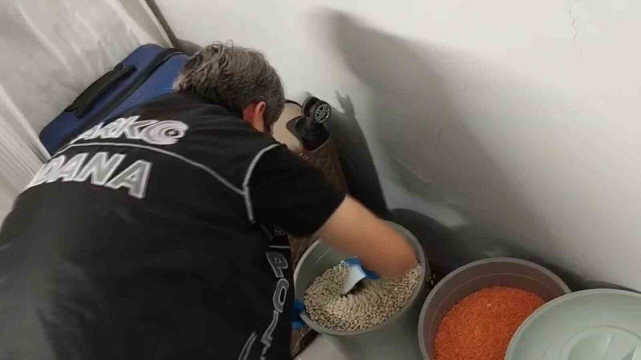 Adana’da ’torbacı’ diye tabir edilen sokak satıcılarına yönelik düzenlenen operasyonda